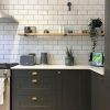 آشپزخانه بدون کابینت بالا چه ویژگی ها، مزایا و معایبی دارد؟